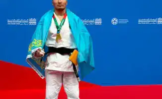 Учитель из Казахстана завоевал золото на международном чемпионате по дзюдо в Абу-Даби