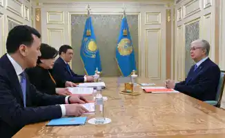 Президент Казахстана обсудил проект новой Конституции с Конституционной комиссией в контексте общественного мнения