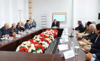 Мост идей: Ербол Карашукеев и творческая интеллигенция Меркенского района обсуждают будущее Конституции Казахстана