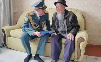 Военнослужащие Луговского гарнизона отметили 102-летие фронтовика Шалданбая Шанбаева