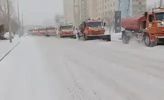 Снегопад в Астане: более 3 тысяч человек и свыше 1 тысячи единиц техники работают над уборкой