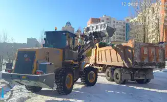 Снегоуборочные работы в Астане: более 3 тысяч рабочих и почти 2 тысячи единиц техники на борьбе со снегом
