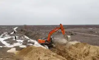 Очистка каналов в Сарысуском районе: шаг к улучшению водоснабжения для местных хозяйств