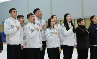 Ледяные вершины кёрлинга: Казахстан выявил своих чемпионов среди смешанных команд
