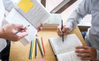 В Казахстане растет зависимость от репетиторов: депутаты бьют тревогу о низком уровне подготовки к ЕНТ в школах