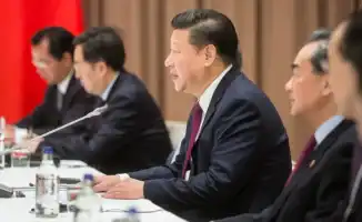 Си Цзиньпин: Китай настаивает на равноправии всех сторон в мирных переговорах по Украине