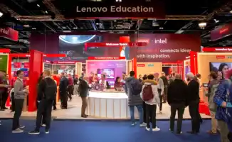 Внедрение ИИ в казахстанское образование: обсуждение социальных аспектов на международном форуме BETT в Великобритании