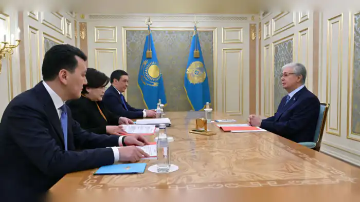 Токаев обсудил предложения по новой Конституции на встрече в Акорде Павлодаре