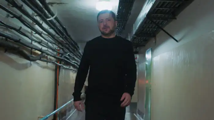 Президент Украины Владимир Зеленский показал свой бункер на улице Банковой в Киеве в новом видео Павлодаре