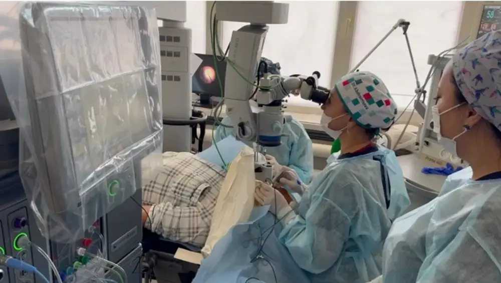 Врачи Алматы помогли частично восстановить зрение пациенту после тяжелой травмы глаза Павлодаре