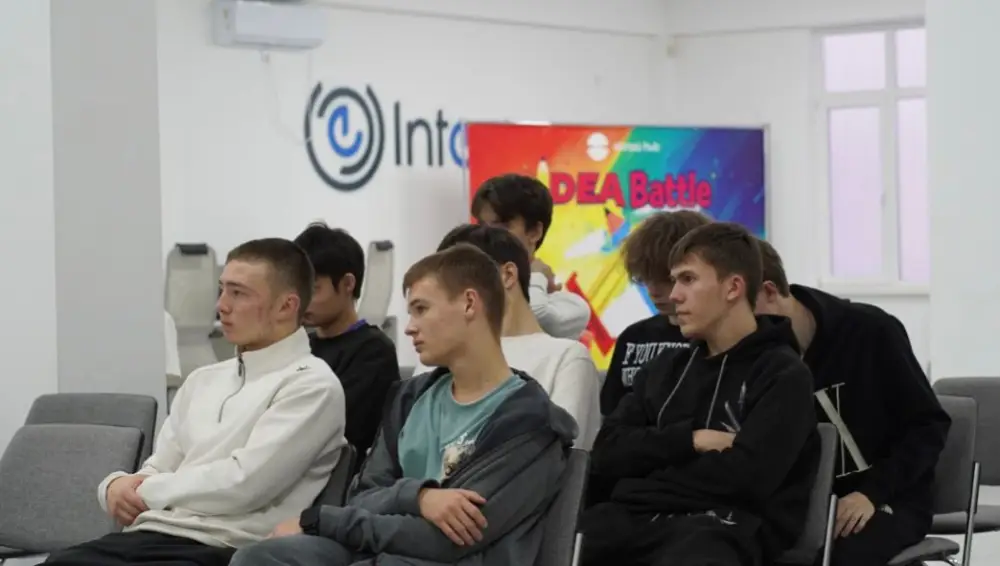 Молодежь погружается в цифровые профессии на семинаре в Alatau Hub Павлодаре