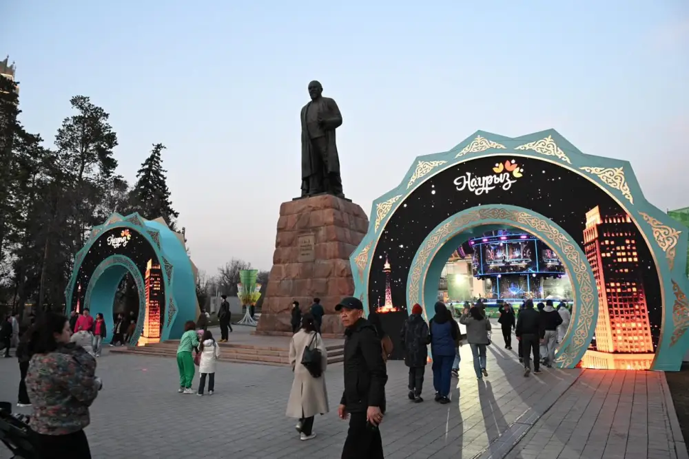 Праздник весны в сердце Алматы: концерт и ремесленная ярмарка на площади Абая (3)