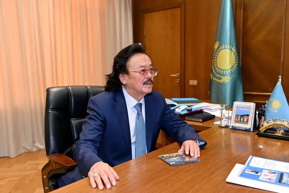 Аким области и Народный артист Казахстана Секен Турысбеков обсудили развитие культуры и предстоящий праздничный концерт Наурызу Павлодаре