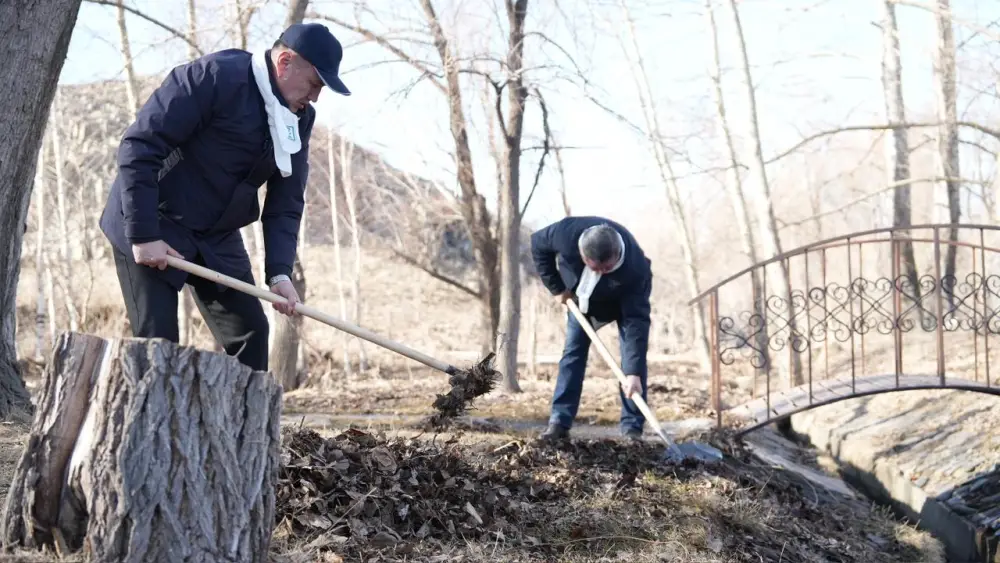 Акция по очистке родников и берегов водоемов в Восточном Казахстане Павлодаре