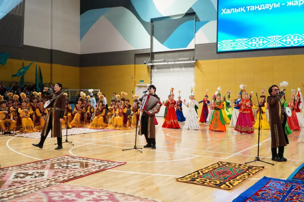 Флеш-фестиваль в Акмолинской области: поддержка новой Конституции и культурное единство Павлодаре