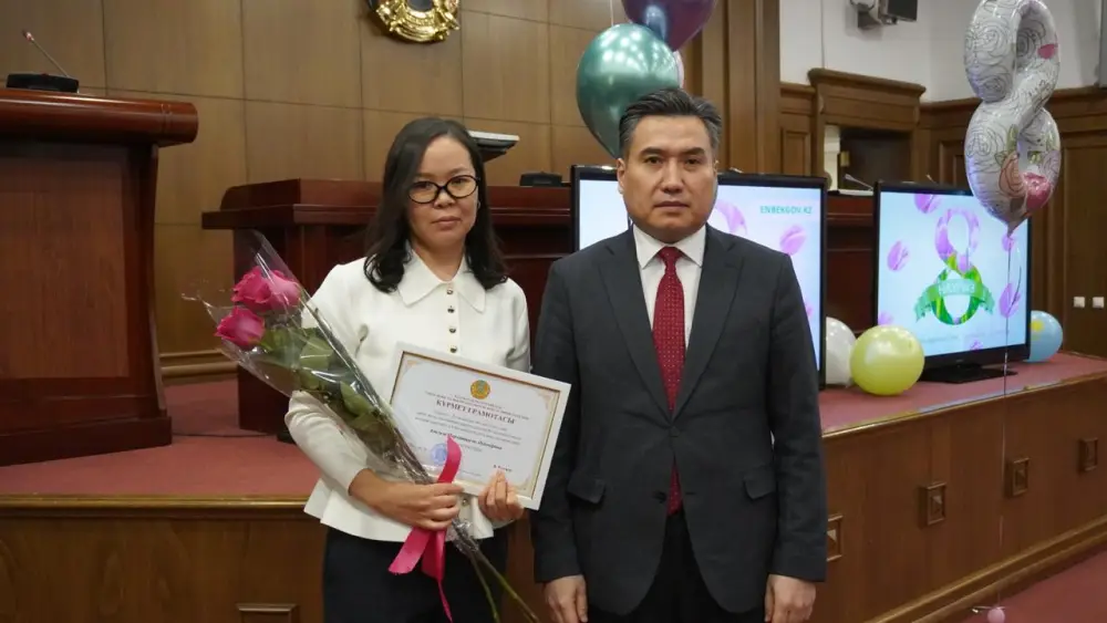 Вручены государственные награды от имени Президента в честь 8 Марта (5)