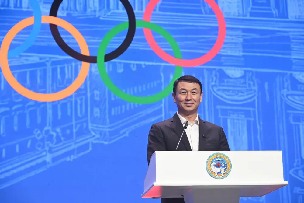 Жилищные и денежные сертификаты: как в Алматы наградили участников Олимпиады (2)