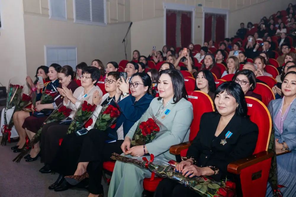 Торжественное мероприятие, посвящённое Международному женскому дню, прошло в Атырау (3)