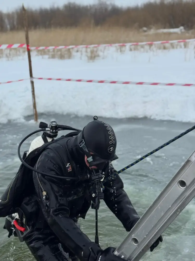 Учения с подводным дроном и водолазами для подготовки к паводковому сезону Павлодаре