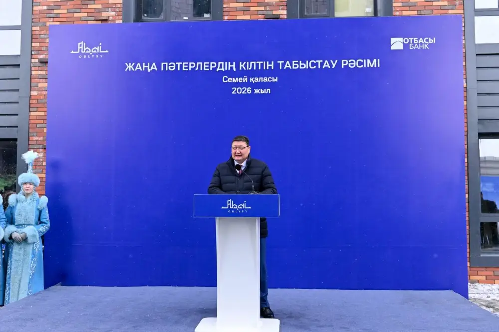 50 семей из социально уязвимых категорий получили ключи от новых квартир в Семее Павлодаре