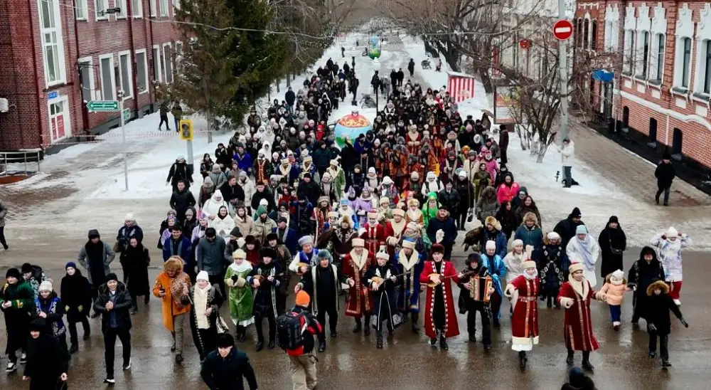Тысячи жителей Петропавловска участвуют в праздновании Көрісу күні Павлодаре