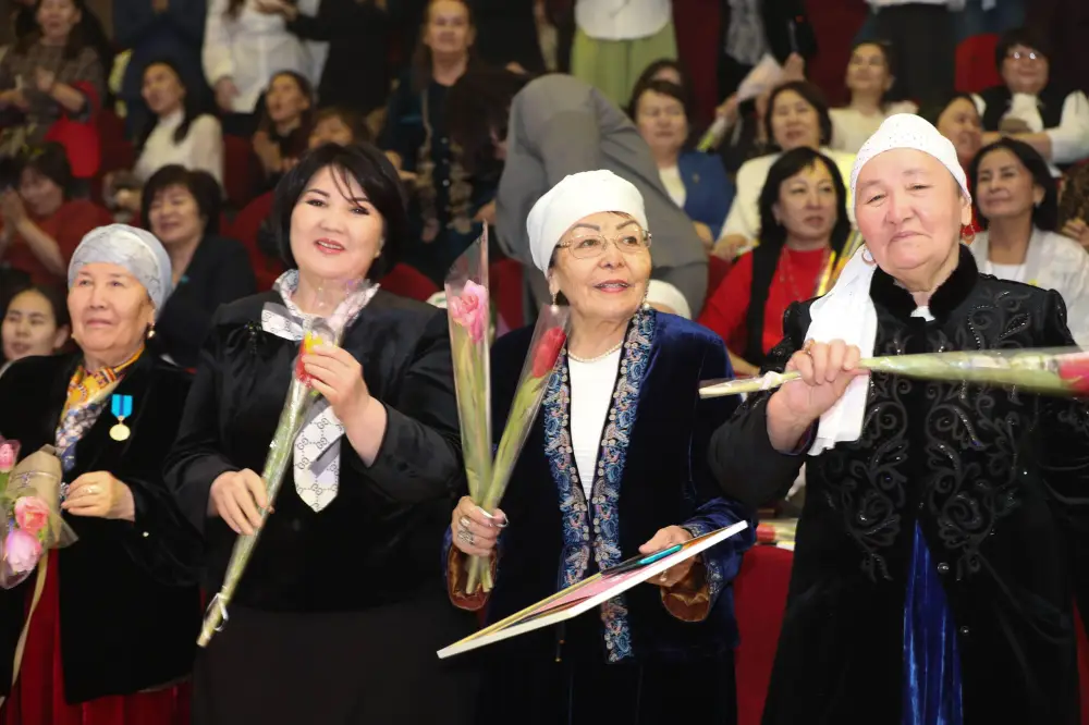 В Мангистау прошло торжественное мероприятие, приуроченное к Международному женскому дню Павлодаре
