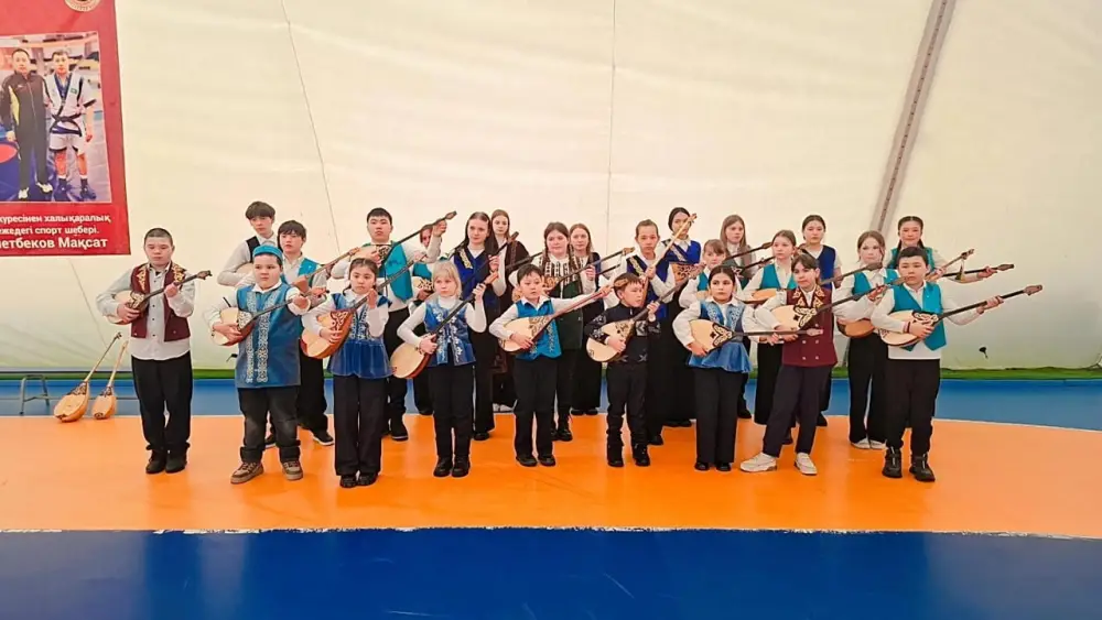 10 тысяч юных домбристов исполнили кюи в Карагандинской области на челлендже Күй күмбірі Павлодаре