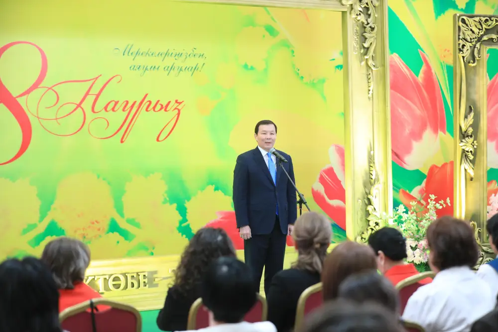 Накануне весеннего праздника актюбинские женщины были удостоены государственных наград (4)