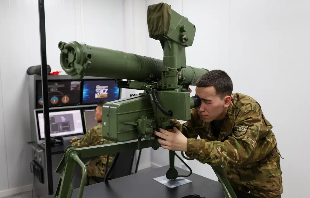 Министр обороны проинспектировал воинские части Сил специальных операций в Астане (2)