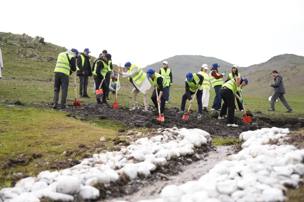 Министр водных ресурсов и ирригации дал старт масштабной экологической акции «Мөлдір бұлақ» по очистке родников Казахстана (9)