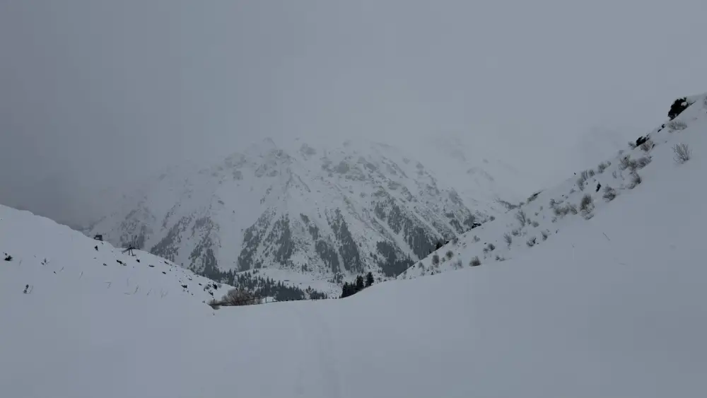 Снежные волны над Казахстаном: МЧС предупреждает о лавиноопасности Павлодаре