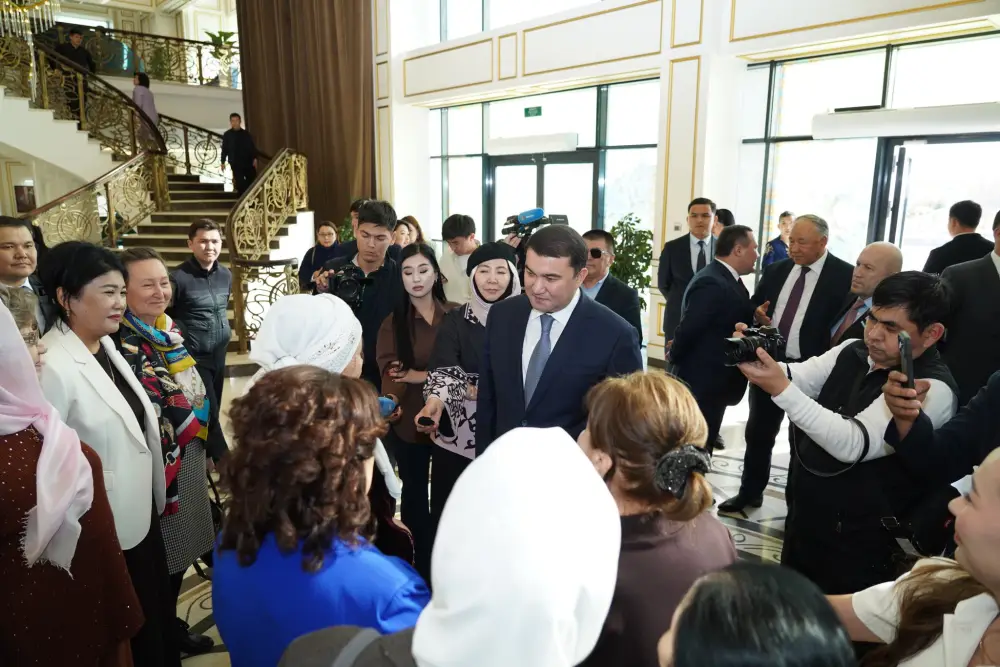Встреча акима с многодетными матерями: акцент на поддержку семейных ценностей и социальную ответственность Павлодаре