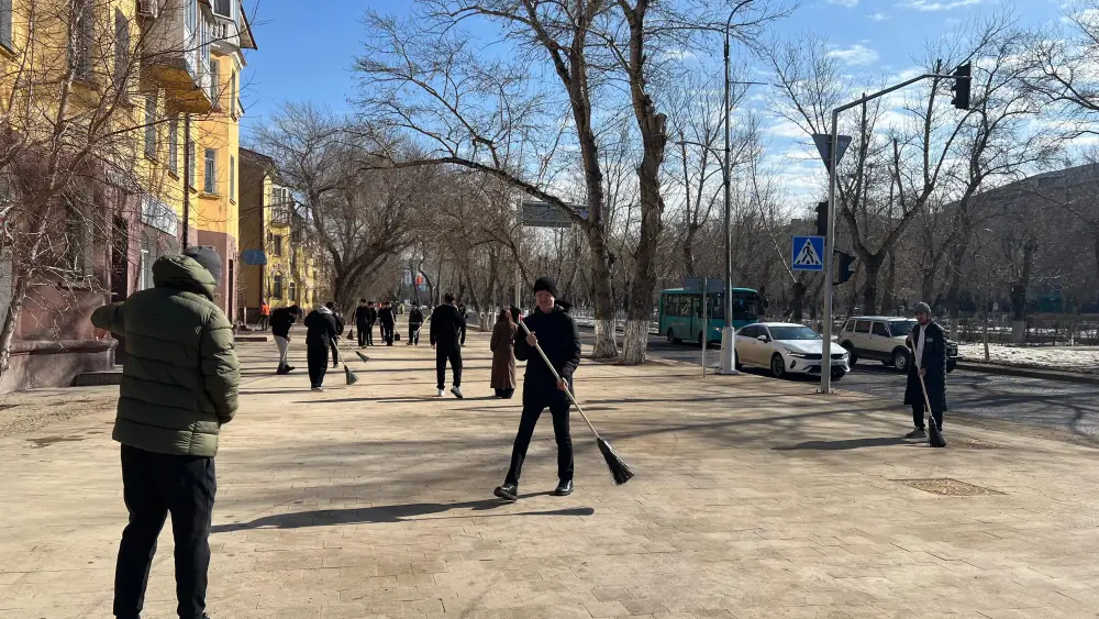 Более 100 тысяч жителей Карагандинской области объединились для очистки территорий в рамках экологической акции Павлодаре