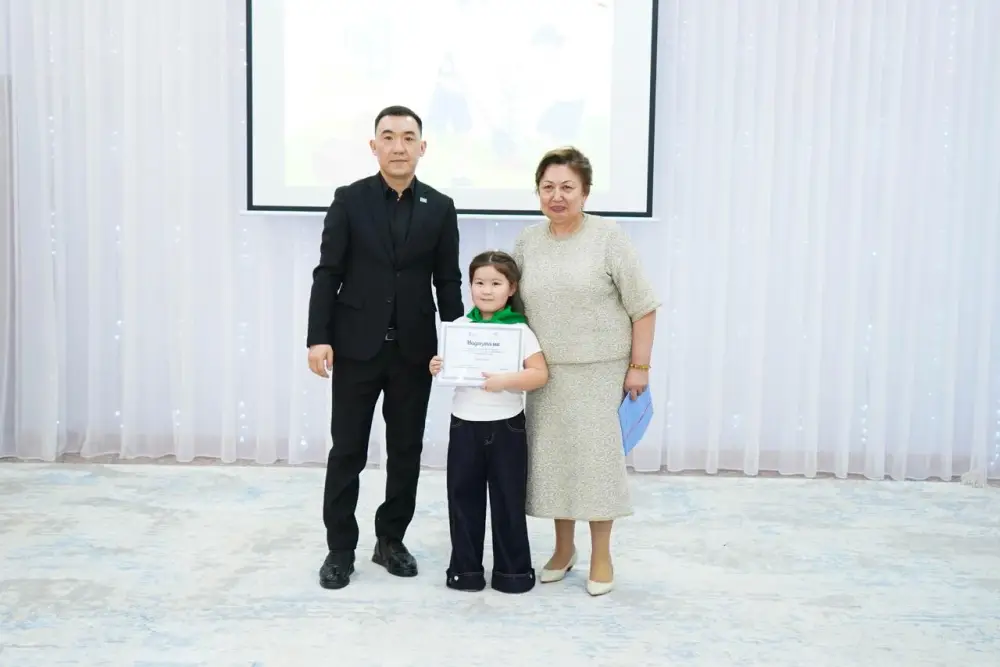 Цветы жизни: как в детском саду «Өрлеу» поддержали акцию «Таза Қазақстан» (7)