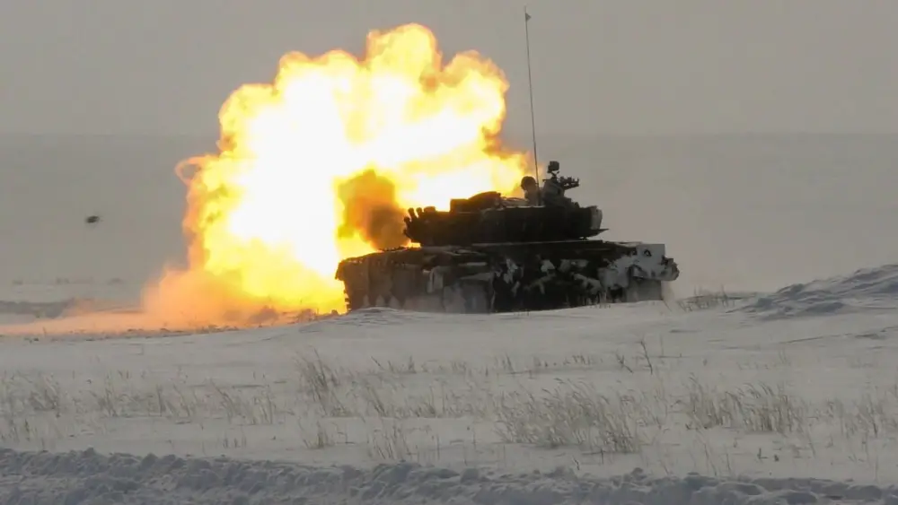 В Гвардейском гарнизоне прошли штатные стрельбы танковых подразделений (2)