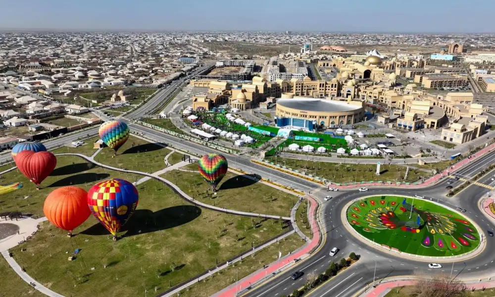 Глава государства принял участие в народных гуляньях по случаю праздника Наурыз (9)