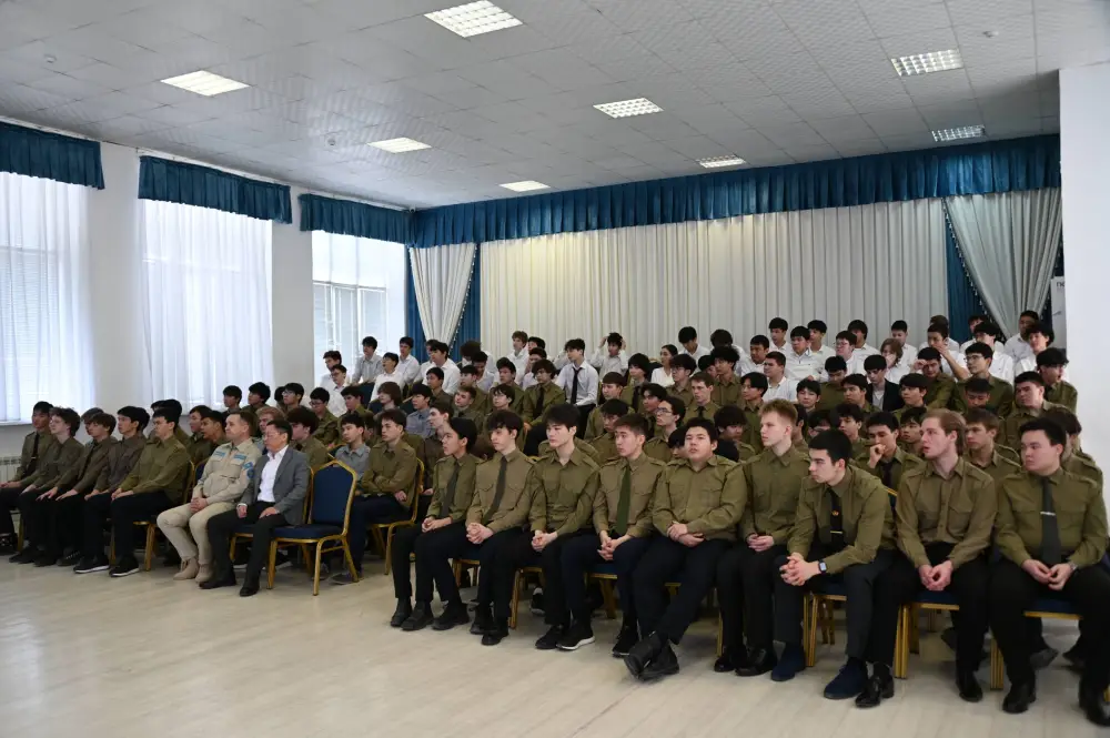 Взаимодействие Министерства обороны с молодежью Мангистау: Презентация военной службы и образовательных возможностей Павлодаре