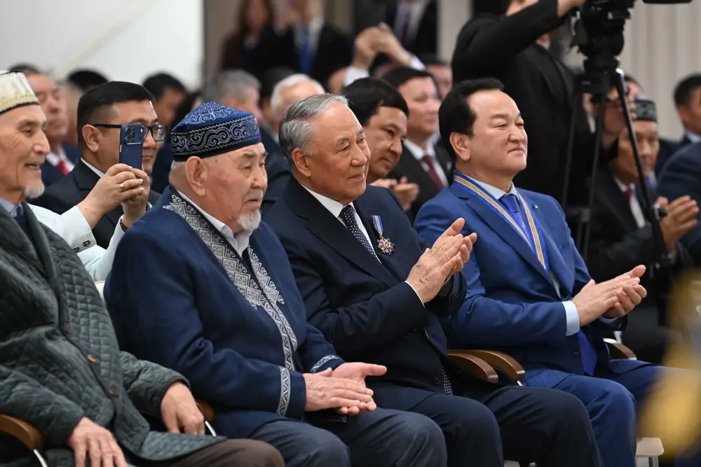 Выступление Главы государства Касым-Жомарта Токаева на встрече с общественностью Туркестанской области (3)