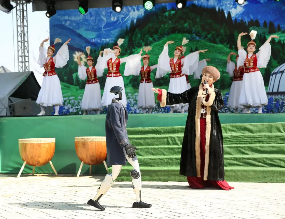 Көктөбе Наурыз звуковые дроны роботы казахская эстрада Павлодаре