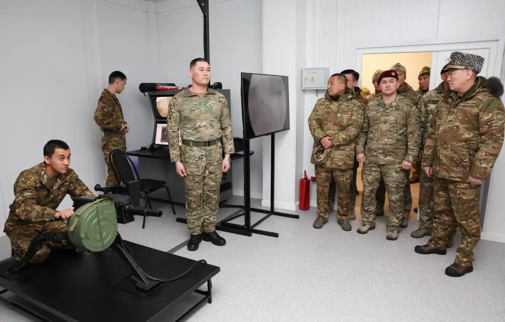 Министр обороны проинспектировал воинские части Сил специальных операций в Астане (3)
