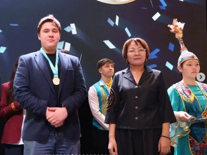 Ракетная платформа и бионический робот: карагандинцы взяли золото на национальном конкурсе (6)