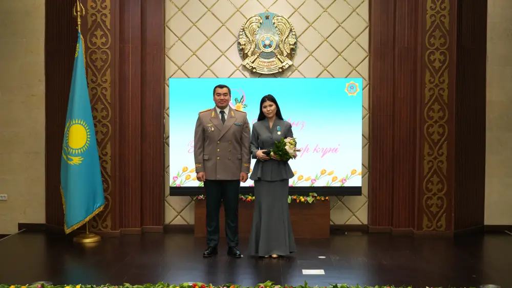 Глава МЧС поздравил женщин ведомства и вручил государственные награды (10)