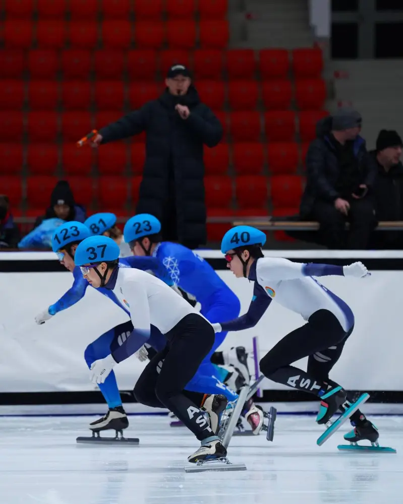 Шорт-трек в Казахстане: борьба молодых талантов и опытных спортсменов на чемпионате Павлодаре