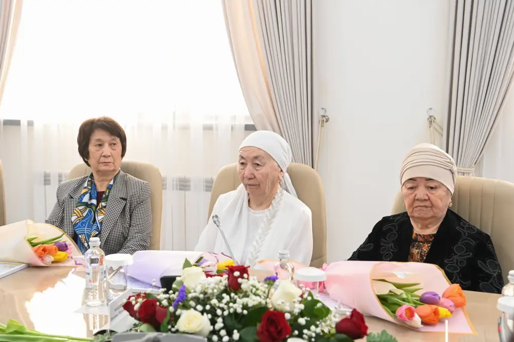 Встреча акима области с женщинами-матерями: поддержка семей как международная инициатива Павлодаре