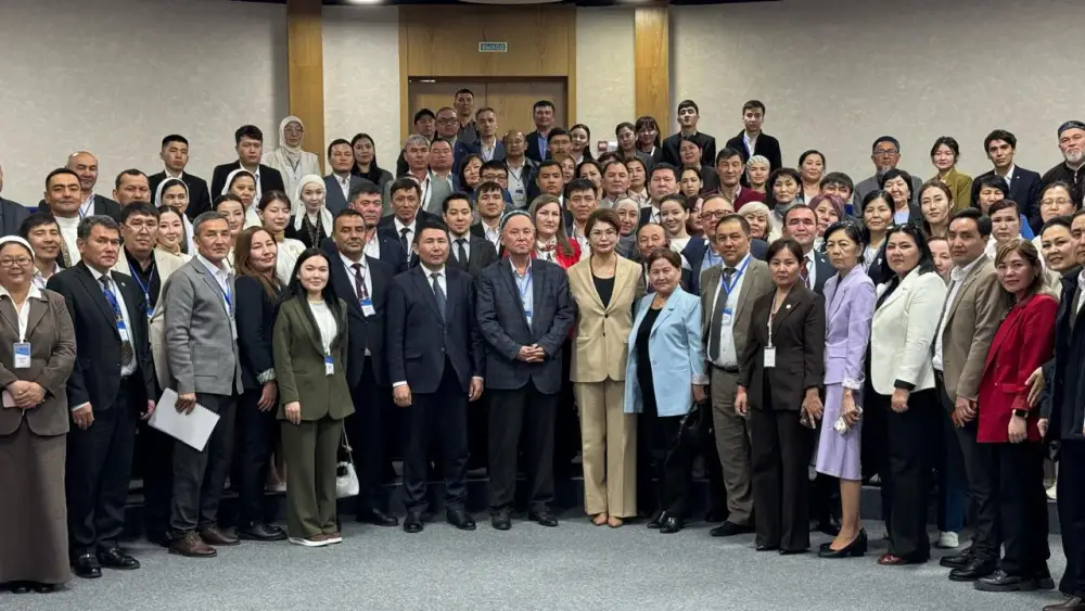 Аида Балаева обсудила с коллективом музея-заповедника «Әзірет Сұлтан» ключевые направления развития музейной сферы (3)