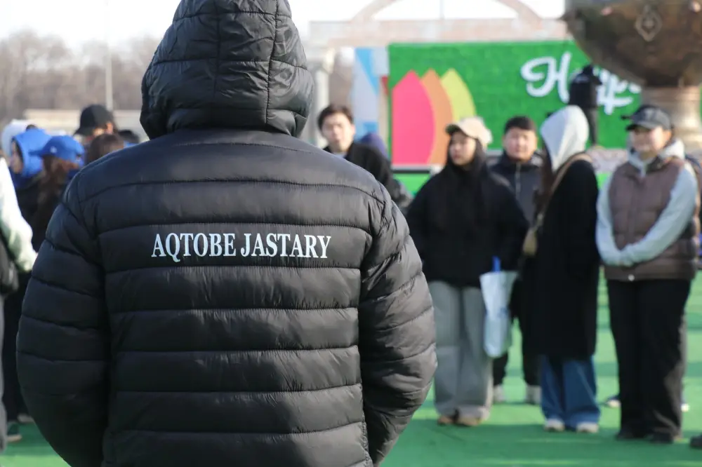 Тазару күні: в Актобе молодежь привела в порядок парки (6)