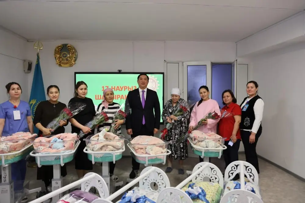 В Атырау чествовали молодых матерей в день «Шанырақ» (3)
