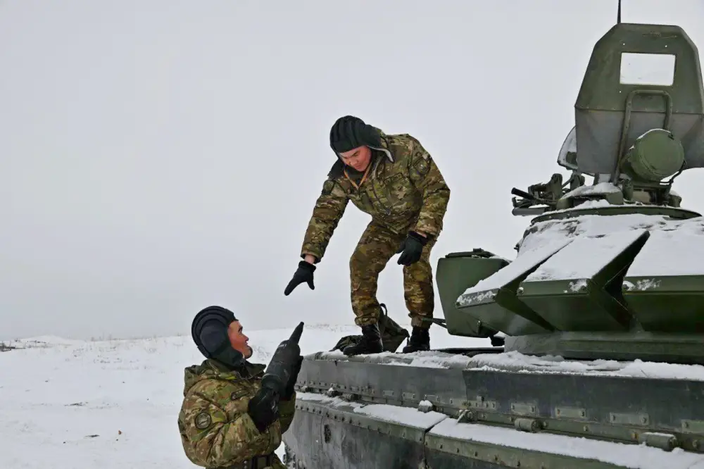 Танкисты отработали задачи по поражению целей в боевых условиях Павлодаре