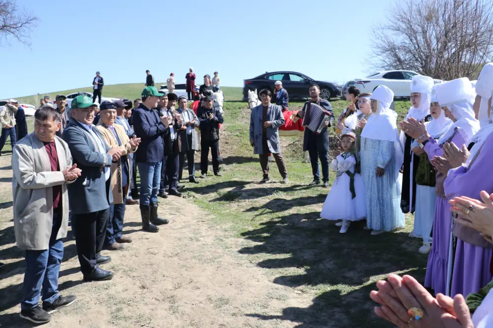 ТУРКЕСТАН: В ТЮЛЬКУБАССКОМ РАЙОНЕ В РАМКАХ АКЦИИ «МӨЛДІР БҰЛАҚ» РАСЧИЩЕНО БОЛЕЕ 40 РОДНИКОВ (5)