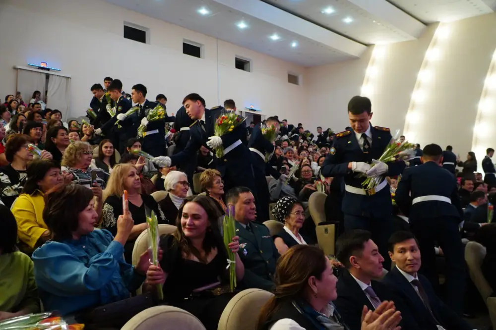 Волшебный праздник весны: Акмолинская область чествует женщин к 8 Марта Павлодаре